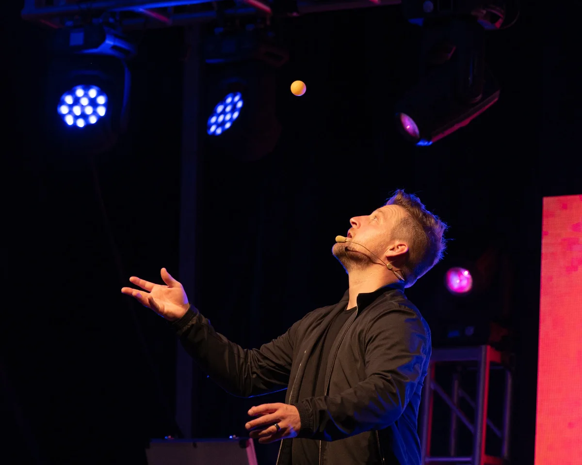 Wes Barker live